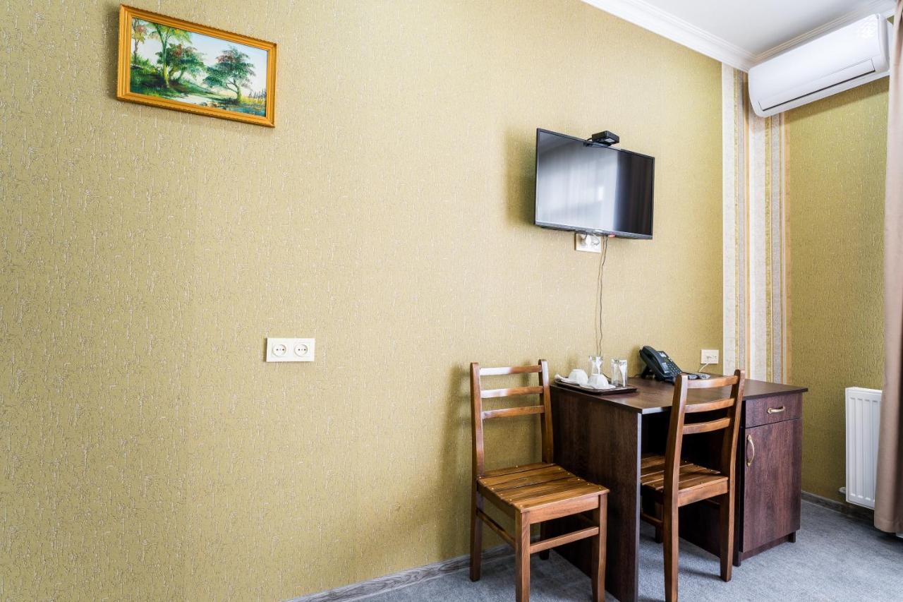 ホテル Georgian House クタイシ エクステリア 写真