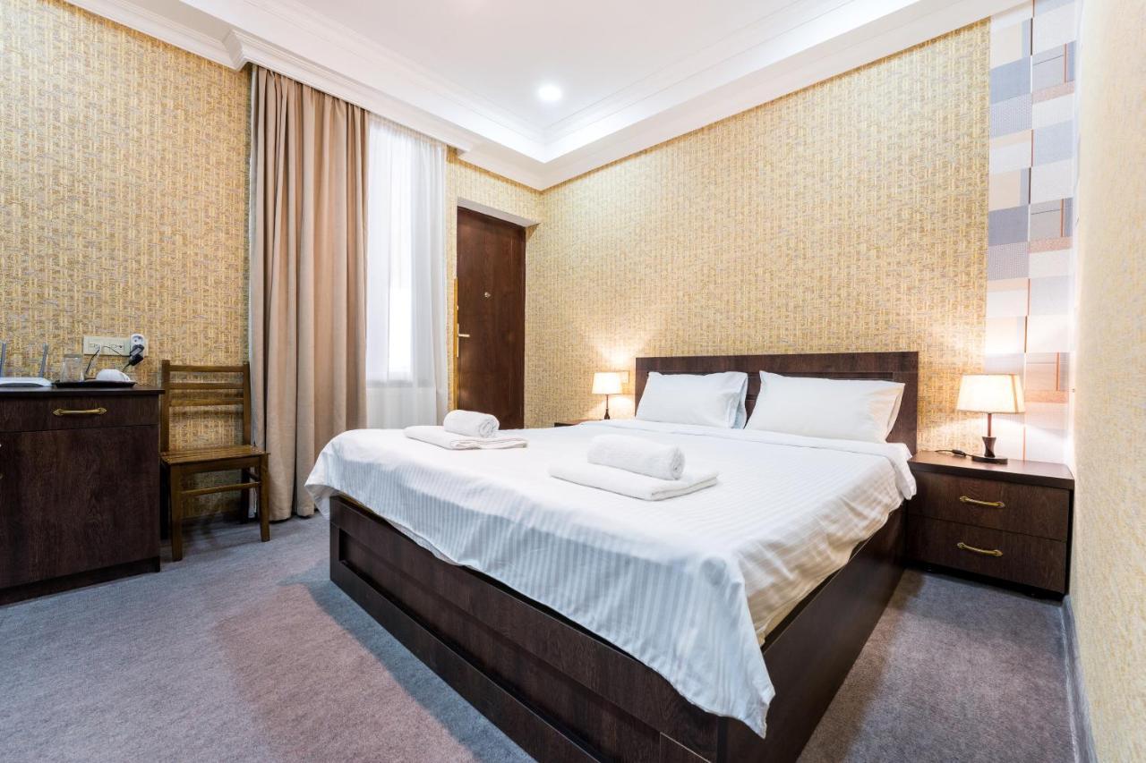 ホテル Georgian House クタイシ エクステリア 写真